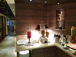 The International by Tunga