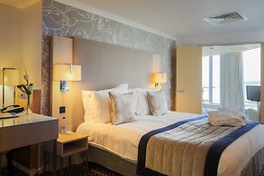 Radisson Blu Waterfront Hotel, Jersey