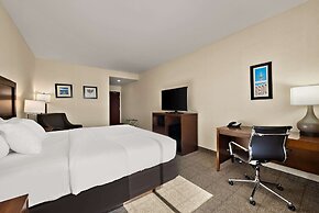 Comfort Inn & Suites Airport