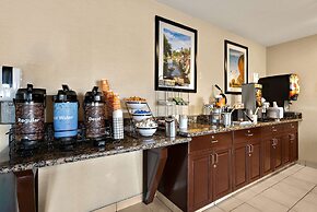 Comfort Inn & Suites Airport