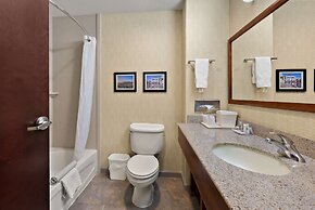 Comfort Inn & Suites Airport