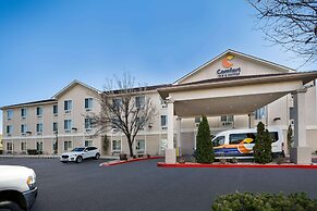 Comfort Inn & Suites Airport