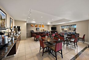 Comfort Inn & Suites Airport