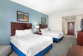 Best Western Plus Crossroads Inn & Suites