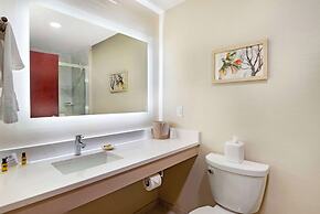 Best Western Plus Crossroads Inn & Suites