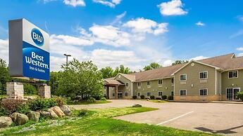 Crandon Inn and Suites