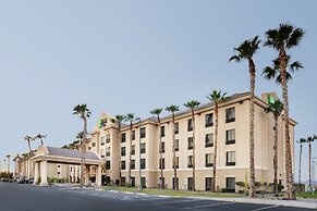Holiday Inn Express & Suites Yuma by IHG