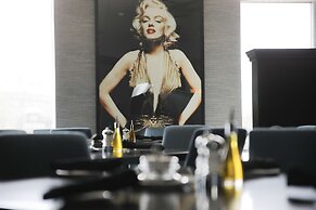 The Rewind West Des Moines, Tapestry Collection by Hilton