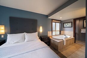 Sunrise Ridge Waterfront Resort