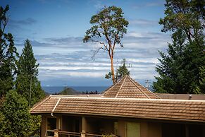 Sunrise Ridge Waterfront Resort