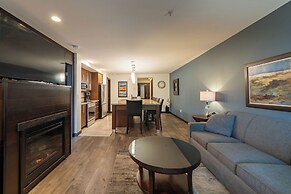 Sunrise Ridge Waterfront Resort