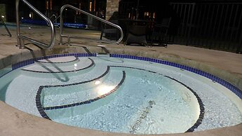 Sunrise Ridge Waterfront Resort