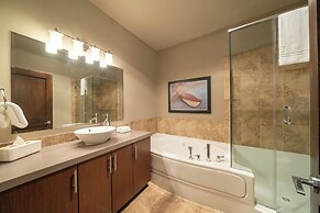 Sunrise Ridge Waterfront Resort