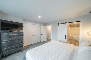 Sunrise Ridge Waterfront Resort