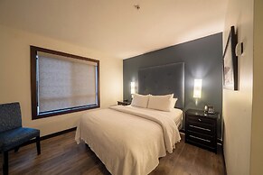 Sunrise Ridge Waterfront Resort