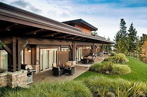 Sunrise Ridge Waterfront Resort