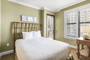 Emerald Grande Condominiums at HarborWalk Village