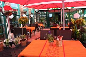 Hotel & Restaurant 5 Linden
