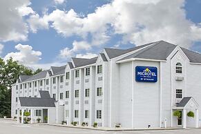 Microtel Inn & Suites by Wyndham Gassaway/Sutton