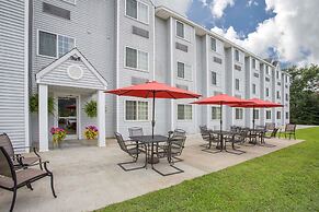 Microtel Inn & Suites by Wyndham Gassaway/Sutton