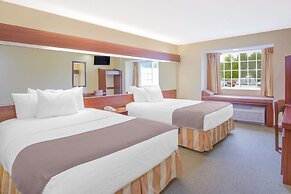 Microtel Inn & Suites by Wyndham Gassaway/Sutton