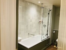 The Close Hotel