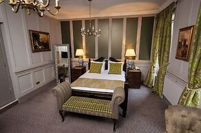 Cross Hands Hotel Old Sodbury by Greene King Inns