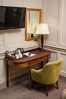 Cross Hands Hotel Old Sodbury by Greene King Inns