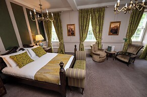 Cross Hands Hotel Old Sodbury by Greene King Inns