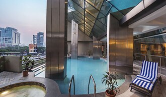 The Regenza by Tunga