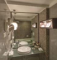 The Regenza by Tunga