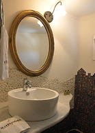 Suites of the Gods Cave Spa