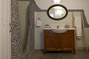 Suites of the Gods Cave Spa