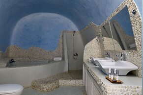 Suites of the Gods Cave Spa