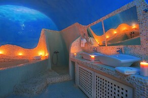 Suites of the Gods Cave Spa