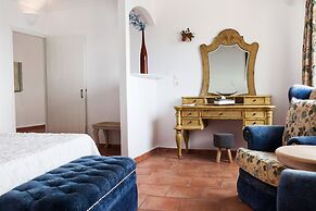 Suites of the Gods Cave Spa