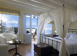 Suites of the Gods Cave Spa