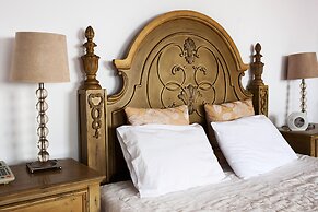 Suites of the Gods Cave Spa