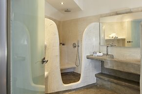 Suites of the Gods Cave Spa