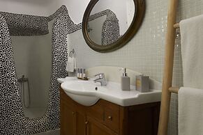 Suites of the Gods Cave Spa