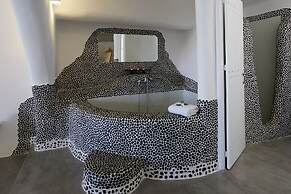 Suites of the Gods Cave Spa