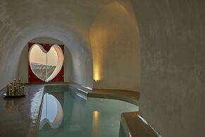 Suites of the Gods Cave Spa