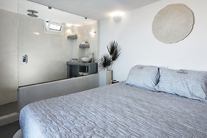 Suites of the Gods Cave Spa