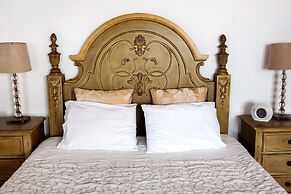 Suites of the Gods Cave Spa