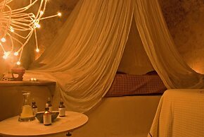 Suites of the Gods Cave Spa