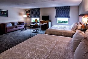 Hampton Inn & Suites Staten Island