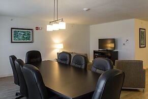 Holiday Inn Bloomington-Airport by IHG