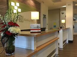 Holiday Inn Bloomington-Airport by IHG