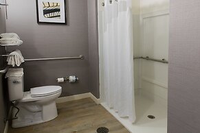 Holiday Inn Bloomington-Airport by IHG