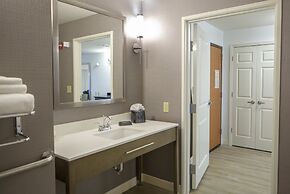 Holiday Inn Bloomington-Airport by IHG